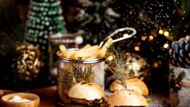little burgers with herbs on top