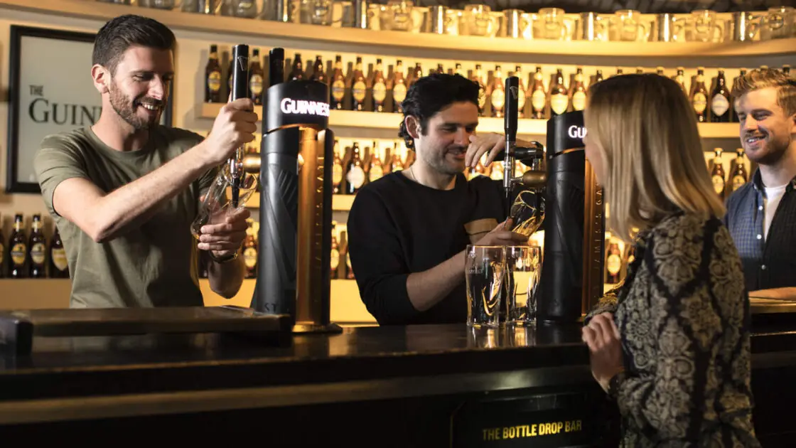 Pulling the Perfect Pint of Guinness 1_Guinness Storehouse_Dublin_2010_Web Size